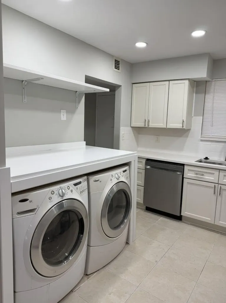 2810 Riverside Drive Coral Springs FL 33065