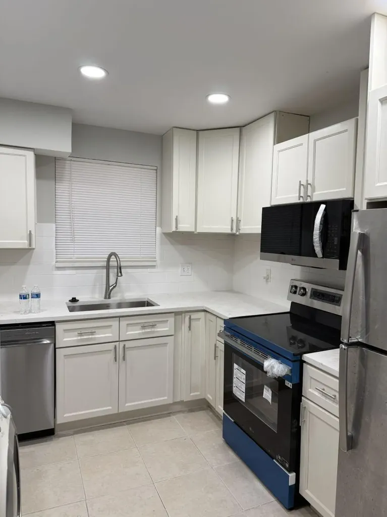 2810 Riverside Drive Coral Springs FL 33065