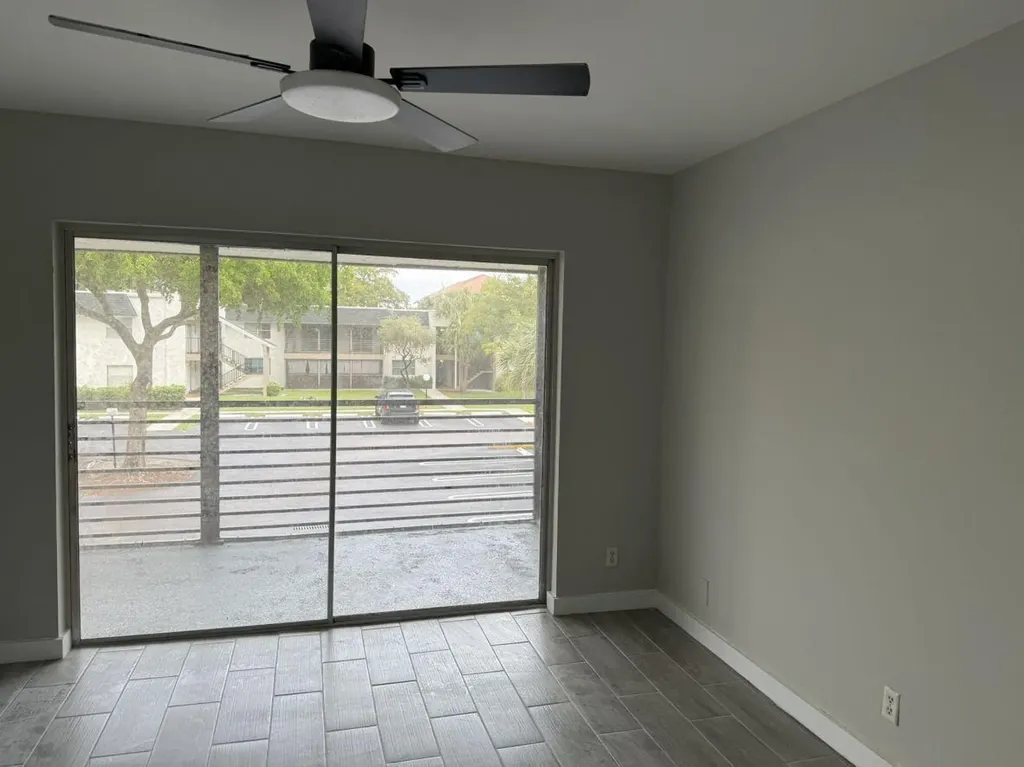 2810 Riverside Drive Coral Springs FL 33065