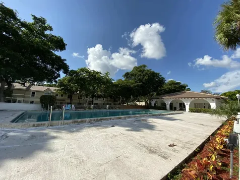 2810 Riverside Drive Coral Springs FL 33065