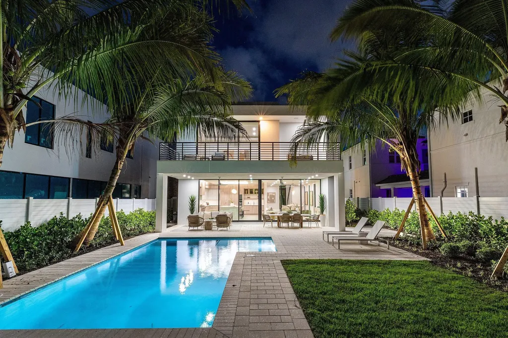 721 Lake Avenue N Delray Beach FL 33483
