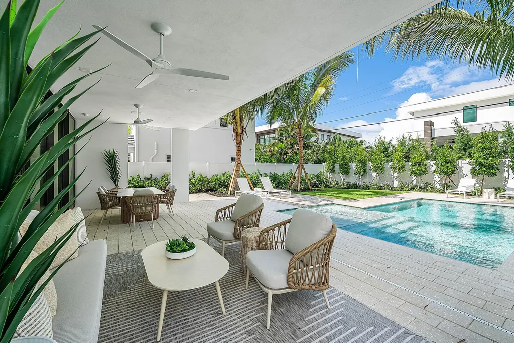 721 Lake Avenue N Delray Beach FL 33483