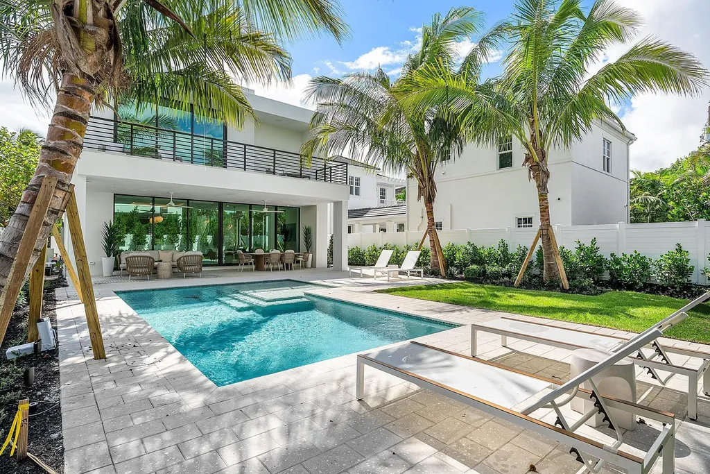 721 Lake Avenue N Delray Beach FL 33483