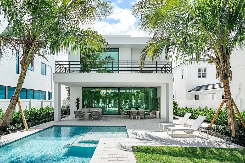721 Lake Avenue N Delray Beach FL 33483