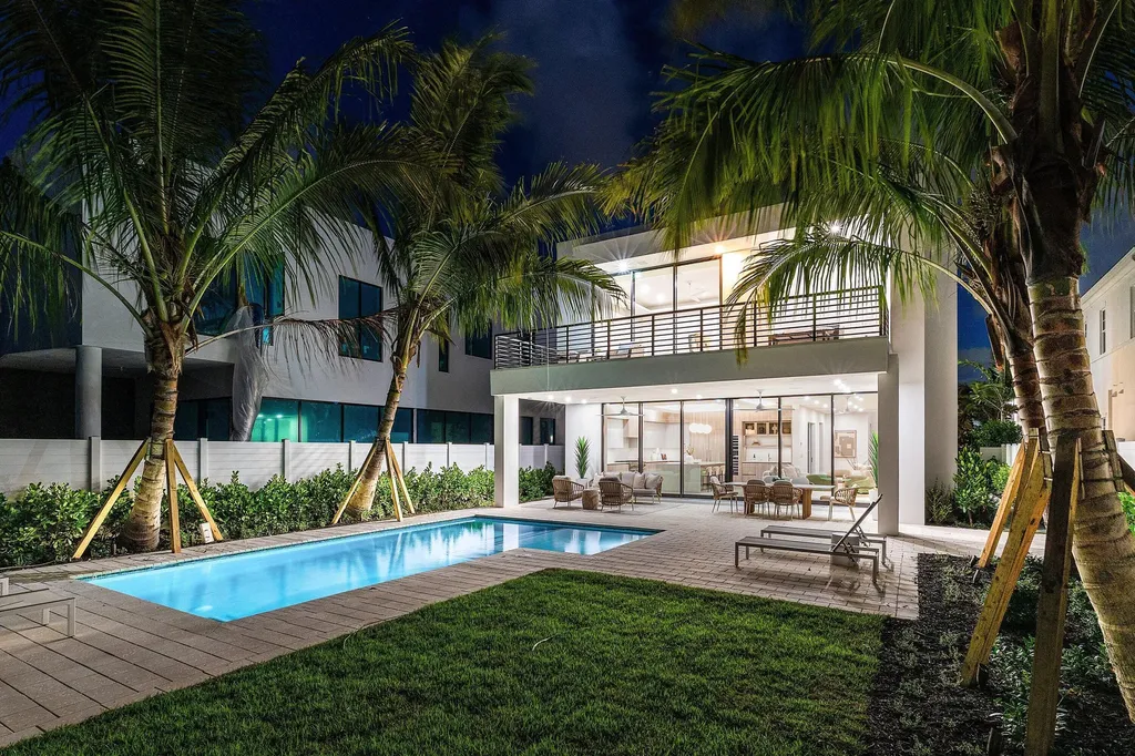 721 Lake Avenue N Delray Beach FL 33483
