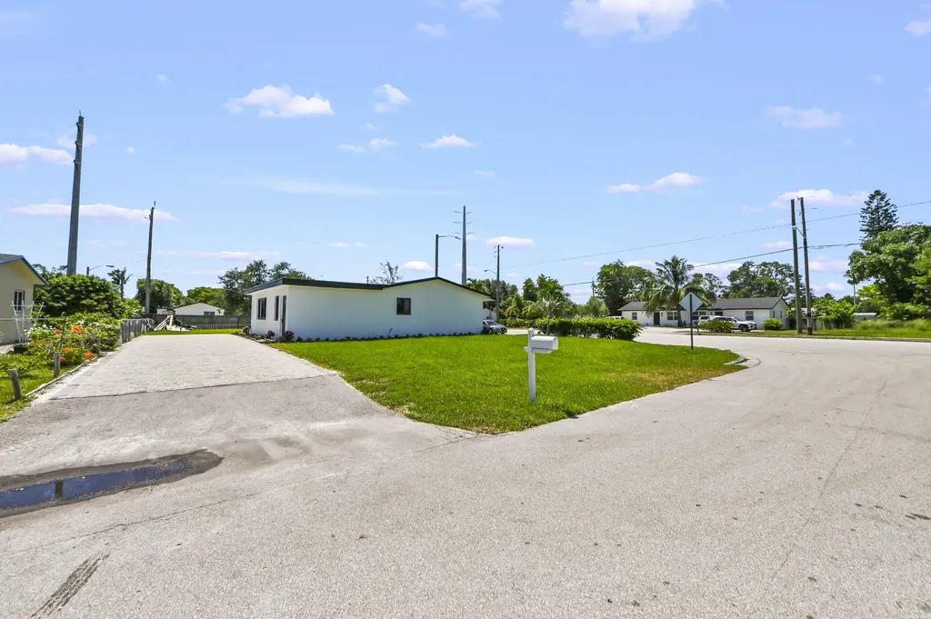 3645 Melaleuca Lane Lake Worth FL 33461