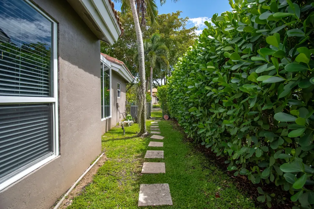 2653 NW 46th Street Boca Raton FL 33434