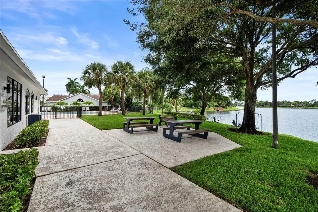 1560 Yachtman Place Wellington FL 33414