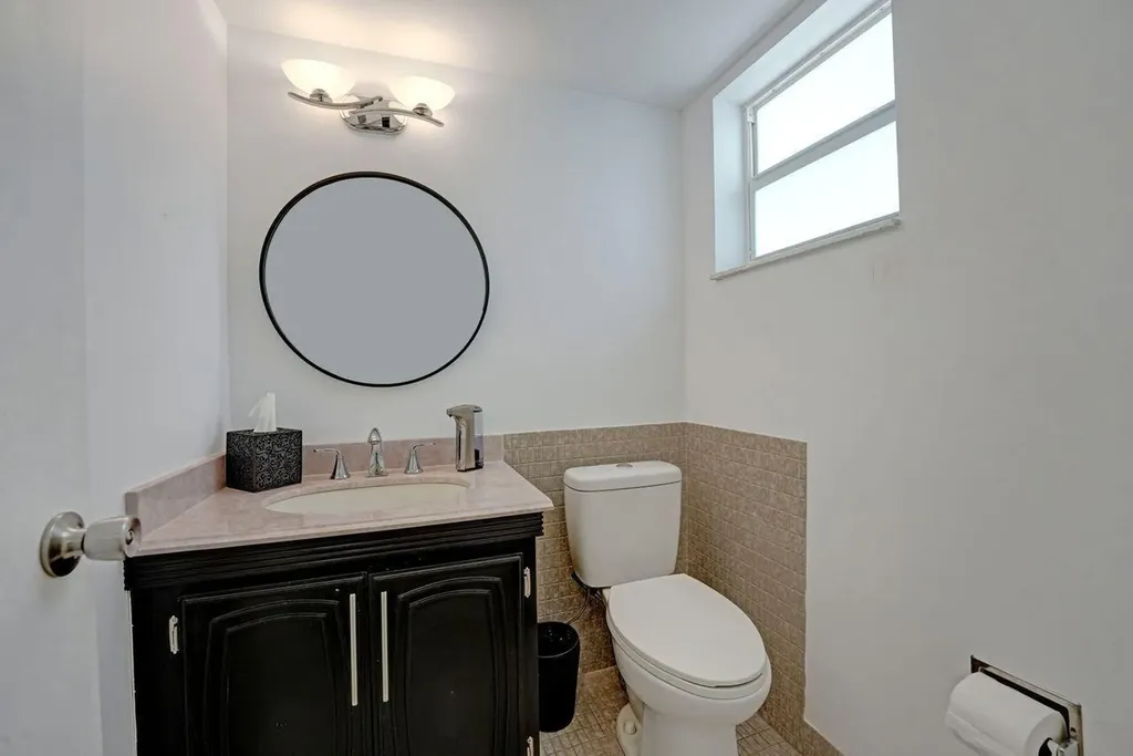 35 Colonial Club Drive Boynton Beach FL 33435