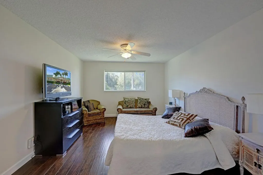 35 Colonial Club Drive Boynton Beach FL 33435