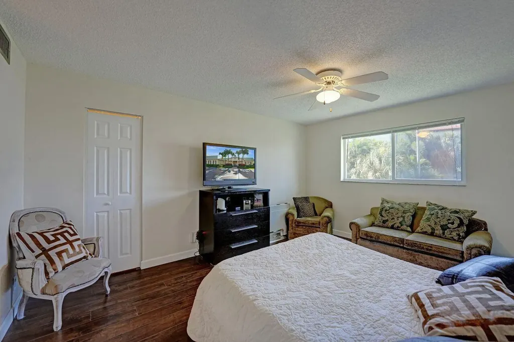 35 Colonial Club Drive Boynton Beach FL 33435