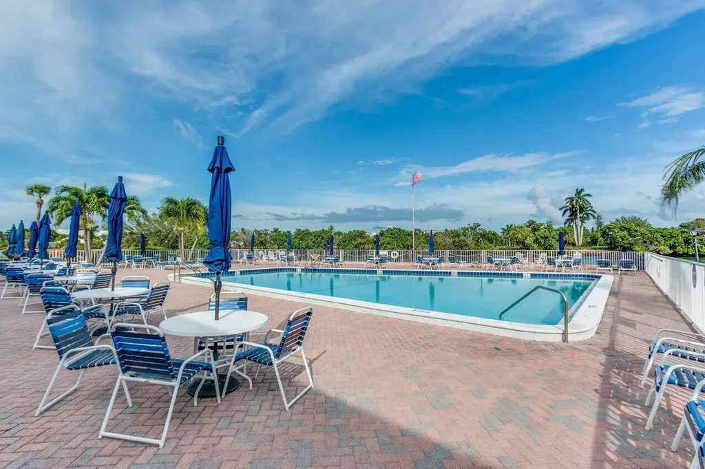 35 Colonial Club Drive Boynton Beach FL 33435