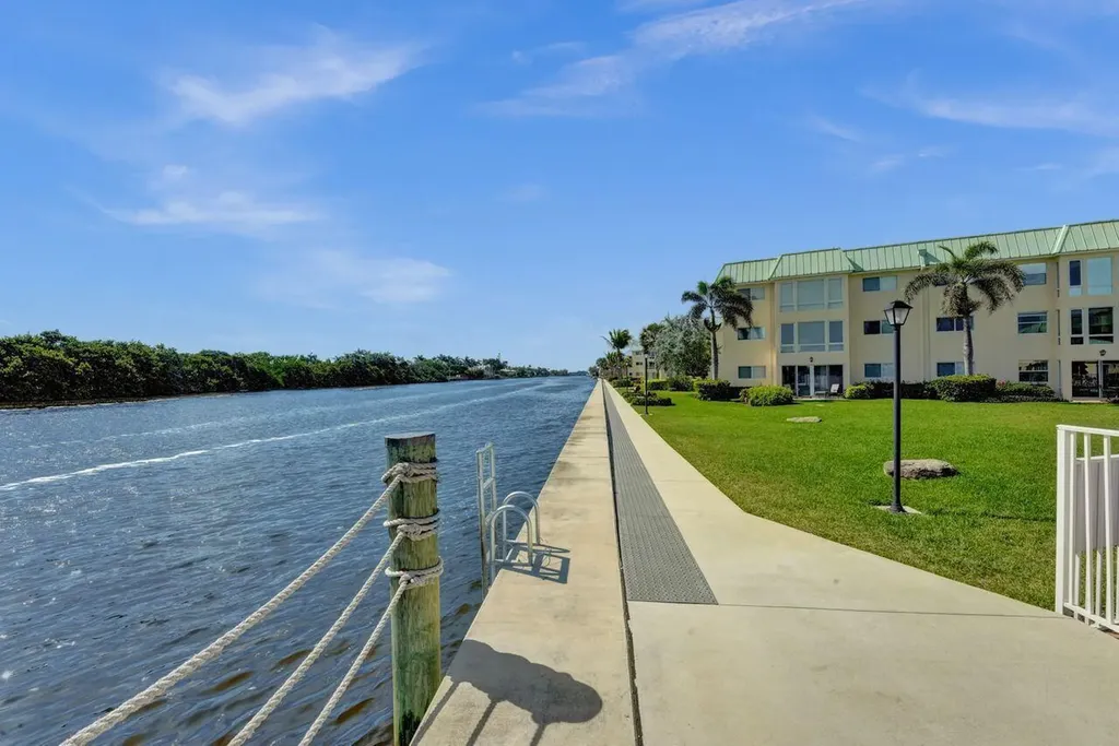 35 Colonial Club Drive Boynton Beach FL 33435