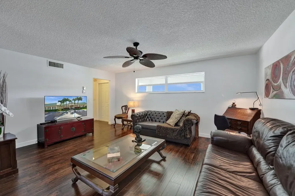 35 Colonial Club Drive Boynton Beach FL 33435