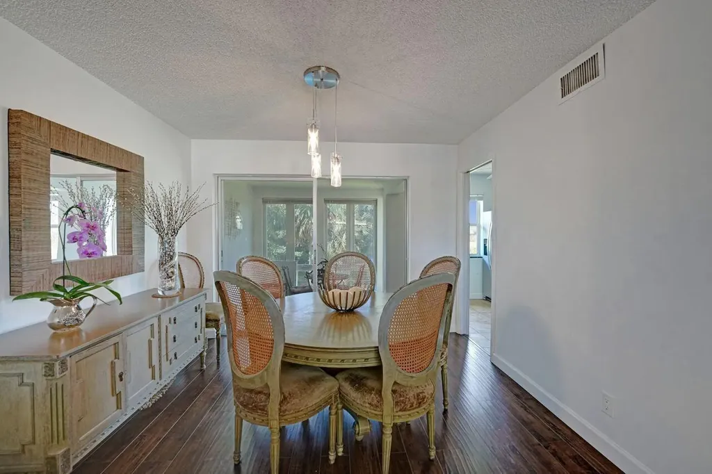 35 Colonial Club Drive Boynton Beach FL 33435