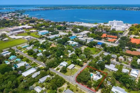 705 SE Stypmann Boulevard Stuart FL 34994