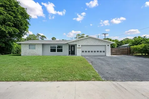 7423 Oakmont Drive Greenacres FL 33467