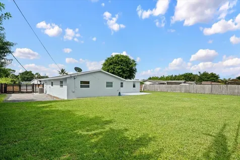 7423 Oakmont Drive Greenacres FL 33467
