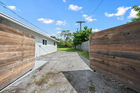 7423 Oakmont Drive Greenacres FL 33467