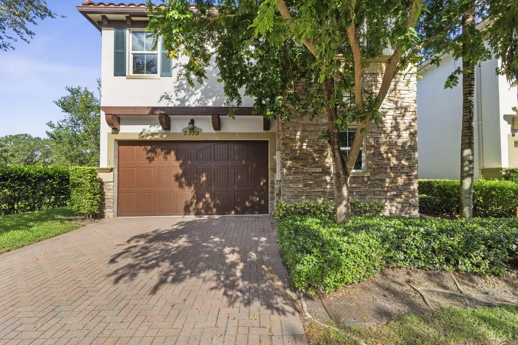 5319 Falcon Trail Davie FL 33314
