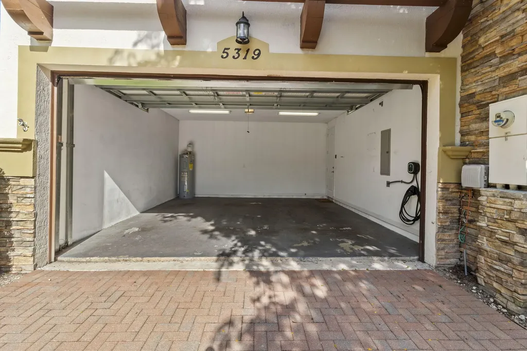 5319 Falcon Trail Davie FL 33314
