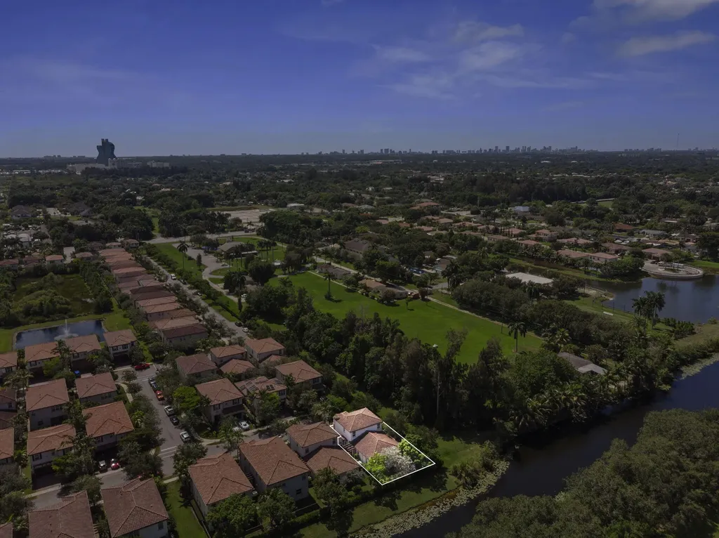 5319 Falcon Trail Davie FL 33314