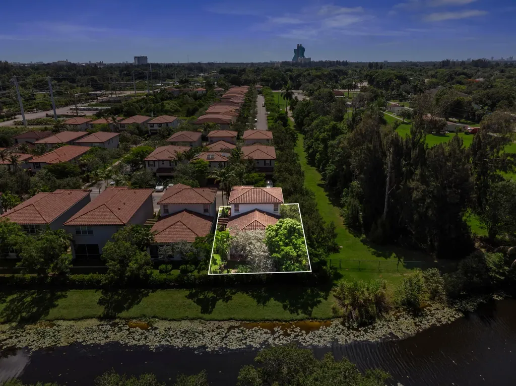 5319 Falcon Trail Davie FL 33314