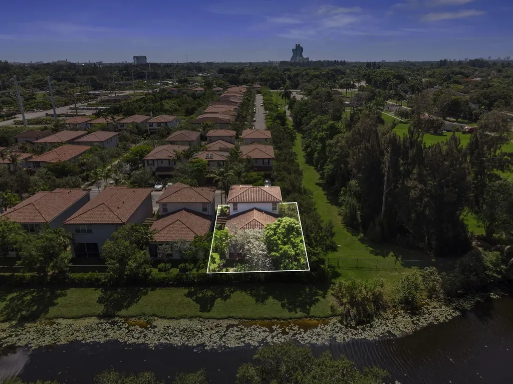 5319 Falcon Trail Davie FL 33314