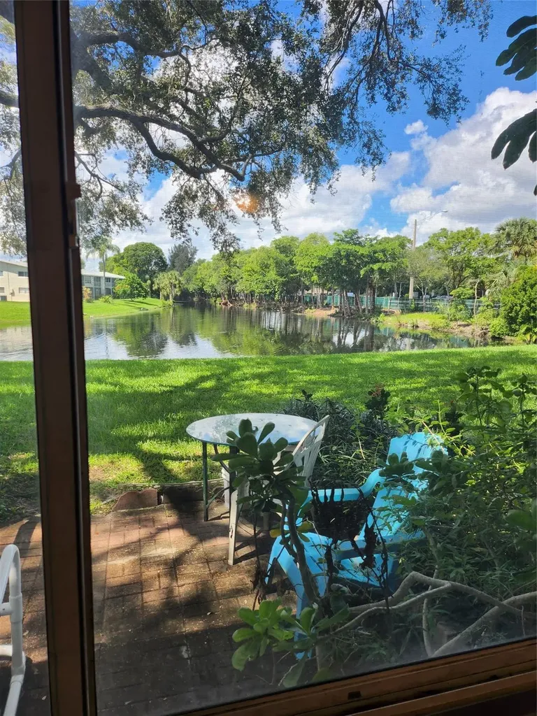 104 Westbury E Deerfield Beach FL 33442