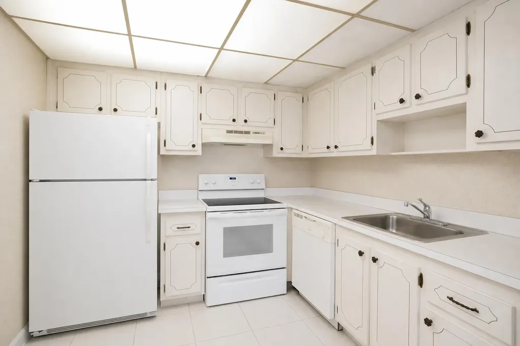 147 Monaco D Delray Beach FL 33446