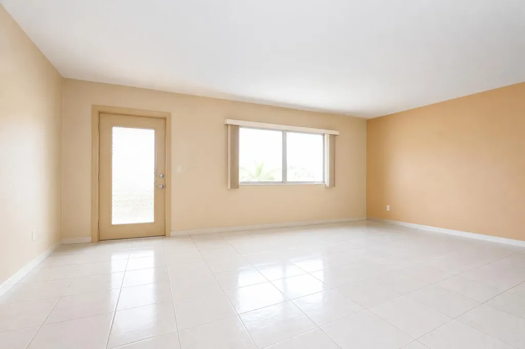 147 Monaco D Delray Beach FL 33446