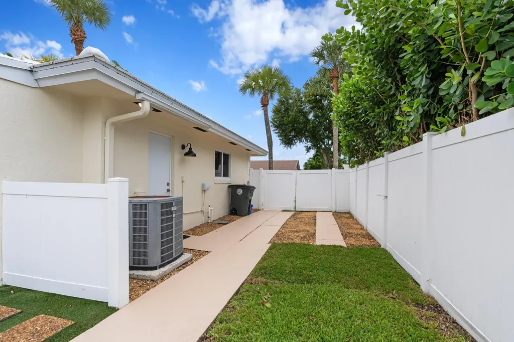 1375 SW 14th Avenue Boca Raton FL 33486