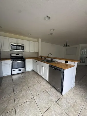 1733 Pointe West Way Vero Beach FL 32966