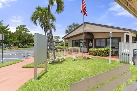 317 Knotty Pine Circle Greenacres FL 33463