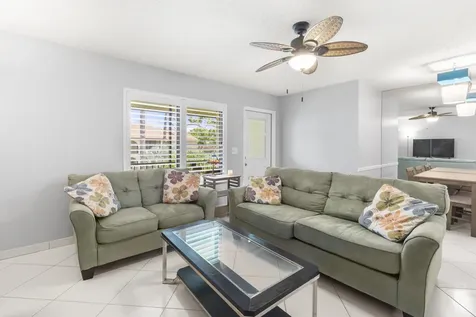 317 Knotty Pine Circle Greenacres FL 33463