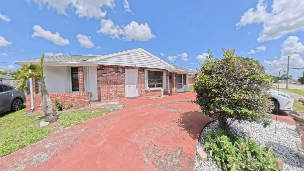 372 NW Airoso Boulevard Port St Lucie FL 34983