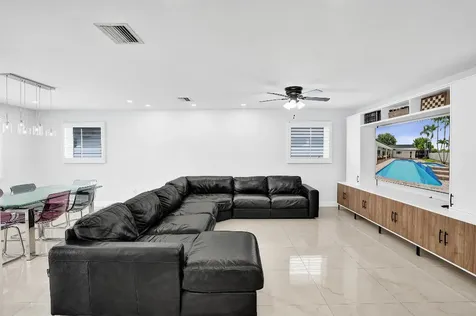 4900 N 36th Street Hollywood FL 33021