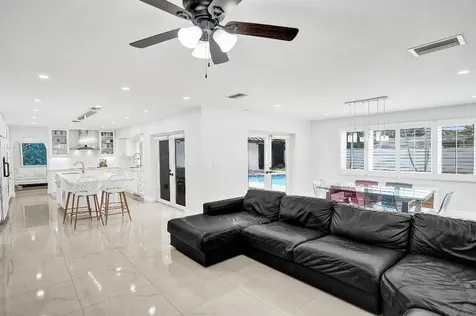 4900 N 36th Street Hollywood FL 33021