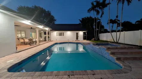 4900 N 36th Street Hollywood FL 33021