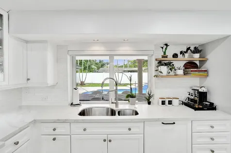 4900 N 36th Street Hollywood FL 33021