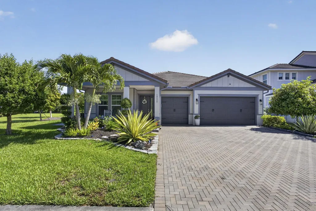 19599 Split Rail Run Loxahatchee FL 33470