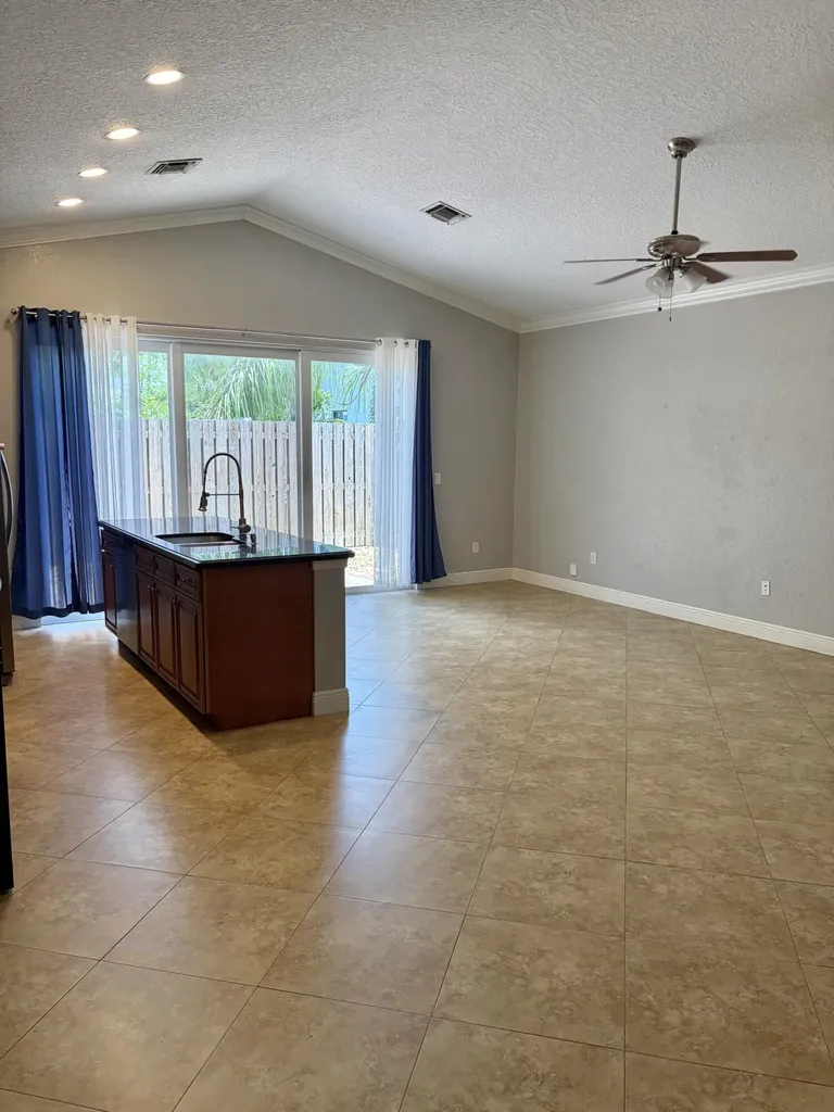 3125 Shelby Way Palm Springs FL 33461