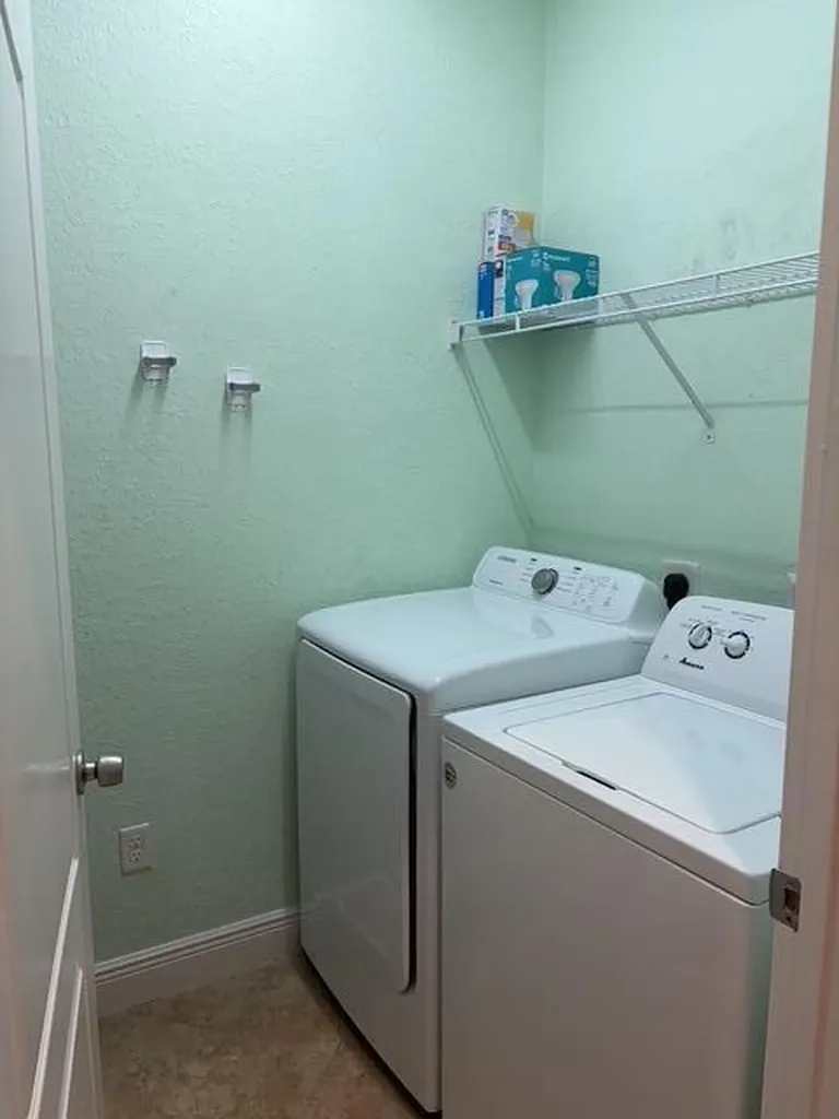 3125 Shelby Way Palm Springs FL 33461