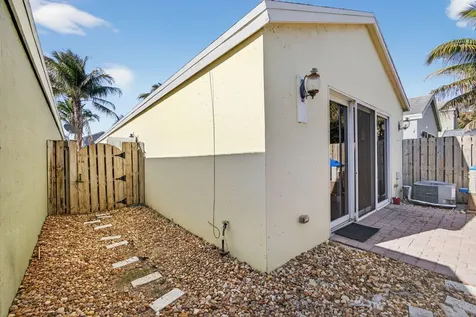 3125 Shelby Way Palm Springs FL 33461