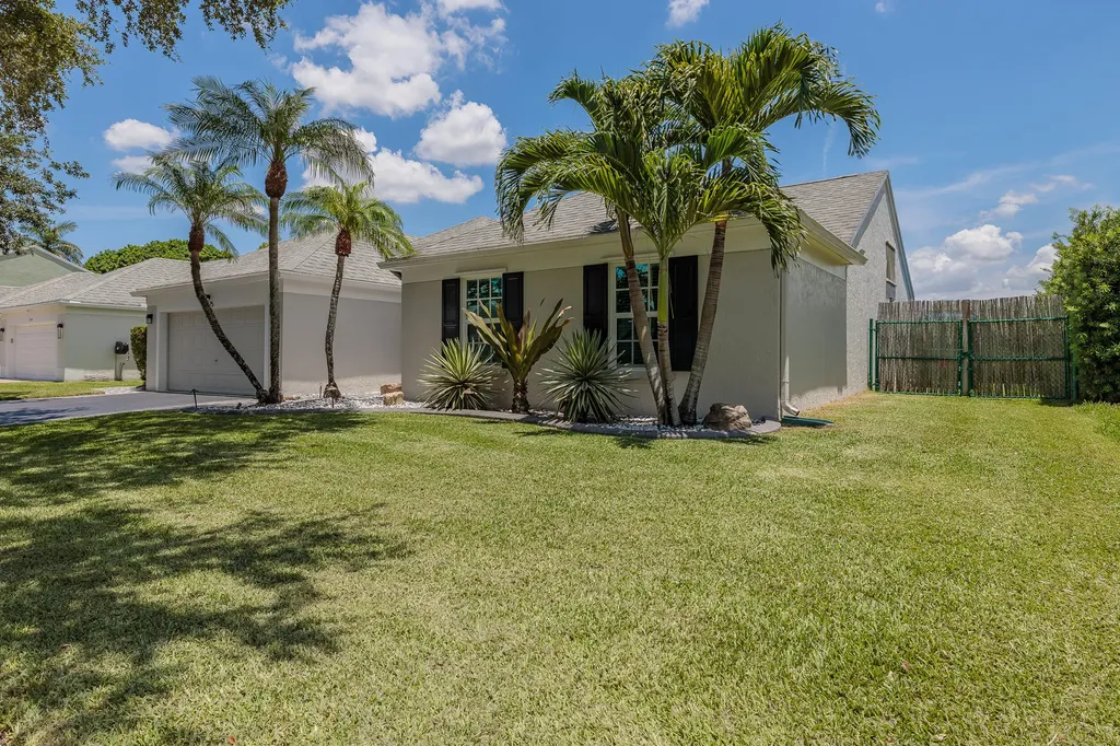10275 Grove Lane Cooper City FL 33328