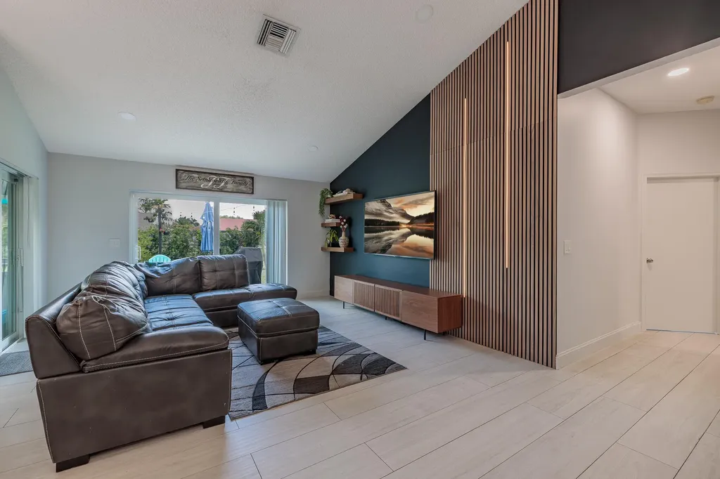 10275 Grove Lane Cooper City FL 33328