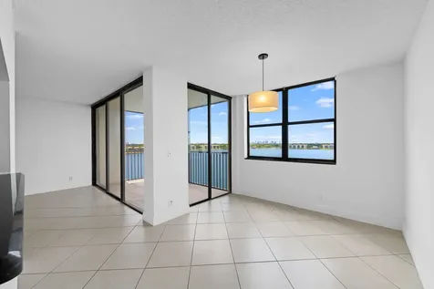 105 Lake Emerald Drive Oakland Park FL 33309