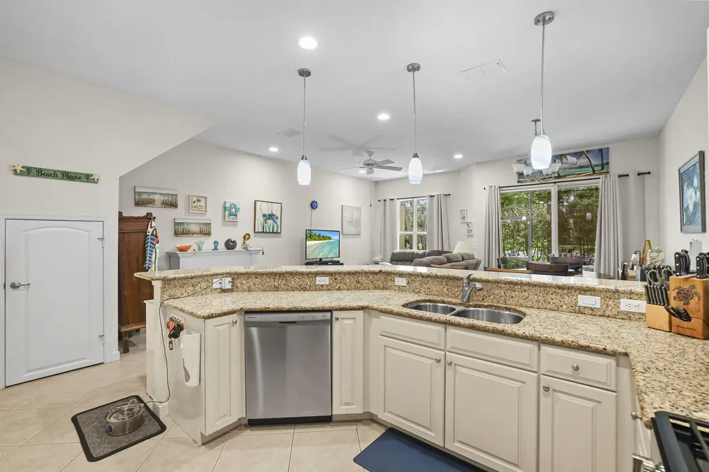 6179 NW Helmsdale Way Port St Lucie FL 34983