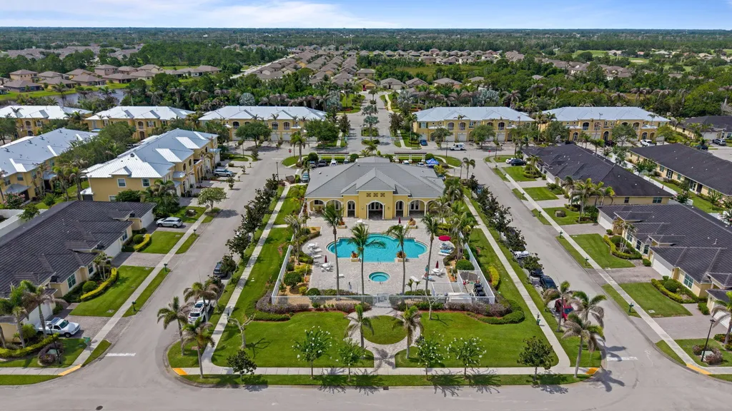 6179 NW Helmsdale Way Port St Lucie FL 34983