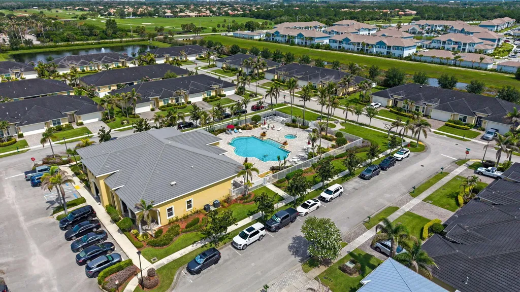 6179 NW Helmsdale Way Port St Lucie FL 34983
